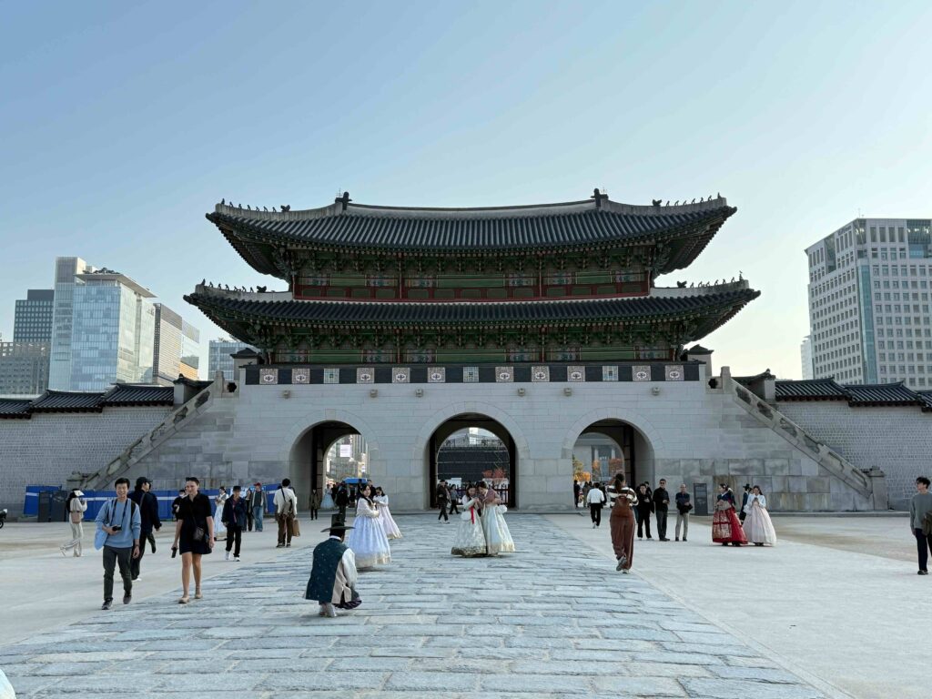 ✈️ Seoul in 4 Tagen: Sehenswürdigkeiten, Tipps & ÖV-Guide für deine Reise (2025) Gyeonbok 1024x768