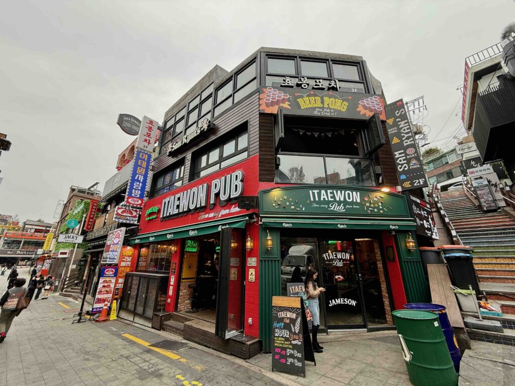 ✈️ Seoul in 4 Tagen: Sehenswürdigkeiten, Tipps & ÖV-Guide für deine Reise (2025) Itaewon 1024x768