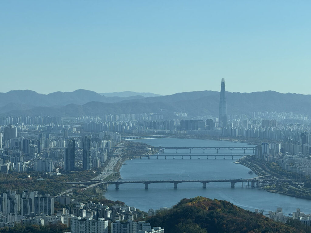 ✈️ Seoul in 4 Tagen: Sehenswürdigkeiten, Tipps & ÖV-Guide für deine Reise (2025) N Seoul Aussicht 2 1024x768