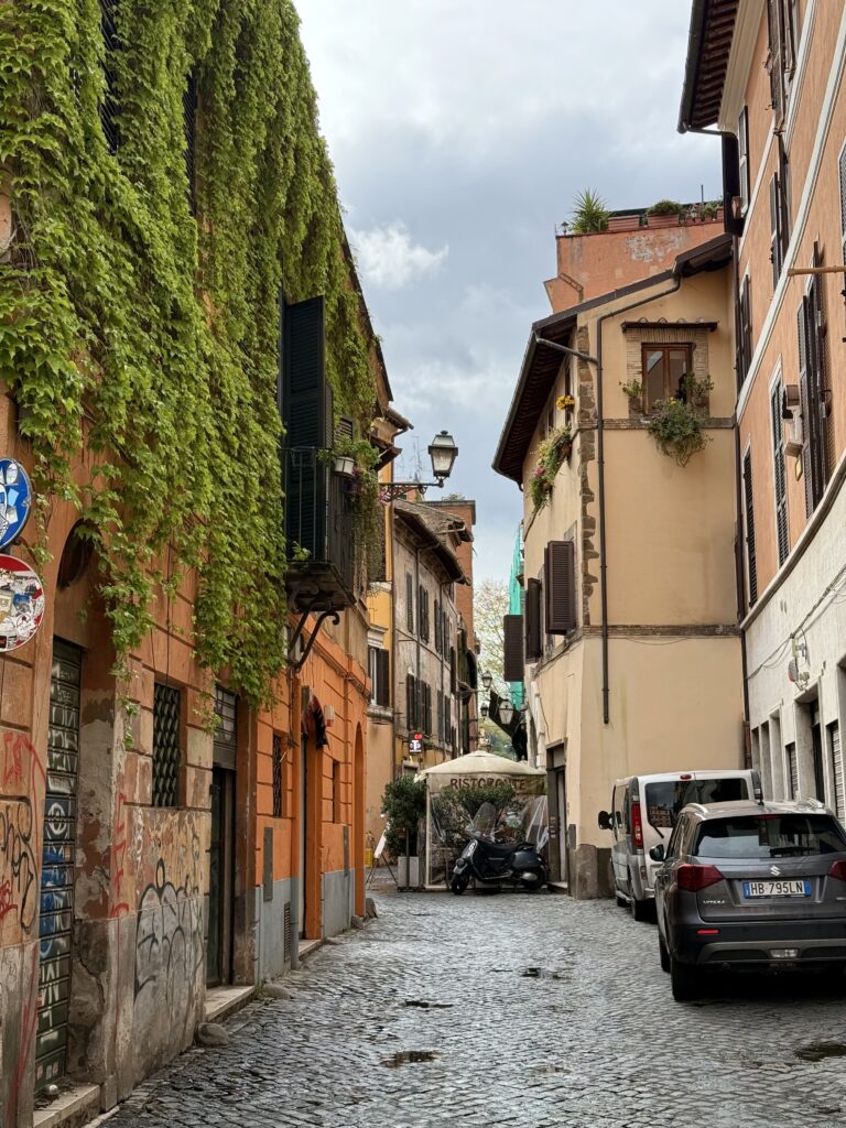 ✈️ Florenz & Rom in 7 Tagen: Lohnt sich die Italien-Kombi? (2026) Trestevere 768x1024