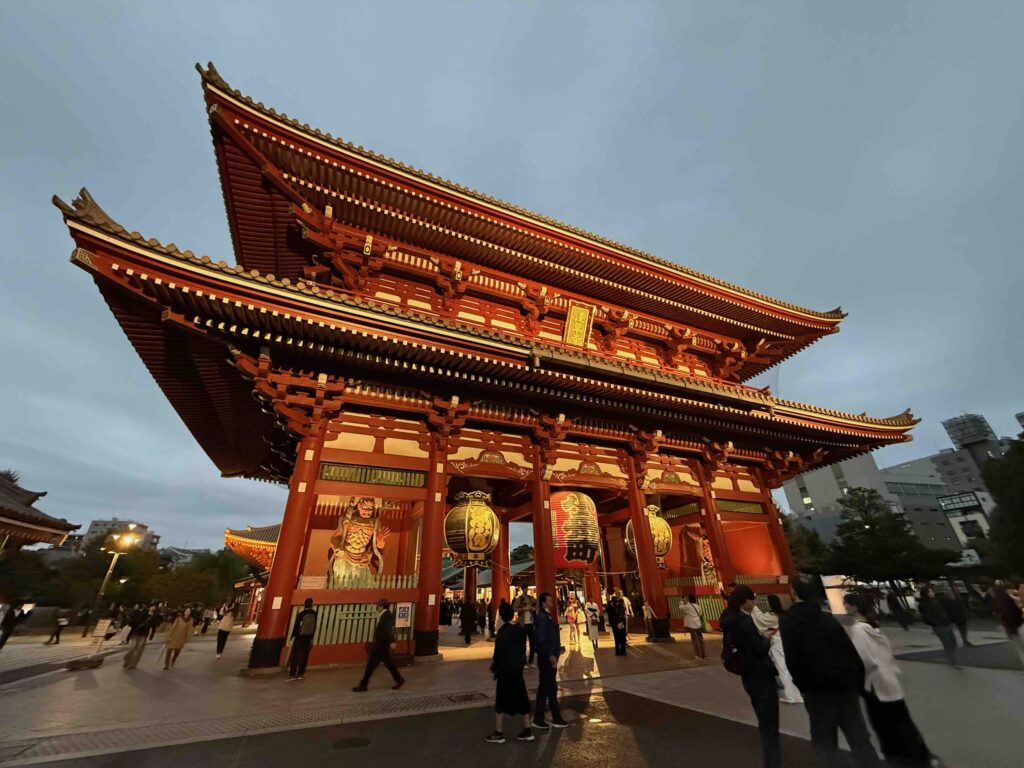 🚆 Tokio Transport Guide: So meisterst du den ÖV in Tokio (Suica, Flughäfen & Tipps) Asakusa 1024x768