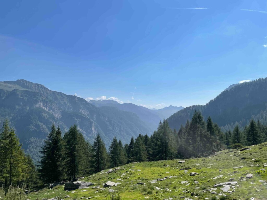 🥾 Vergeletto-Tal Wanderung: Bergsee, Seilbahn & einsame Natur im Tessin Blick Uebers Vergelettotal 1024x768