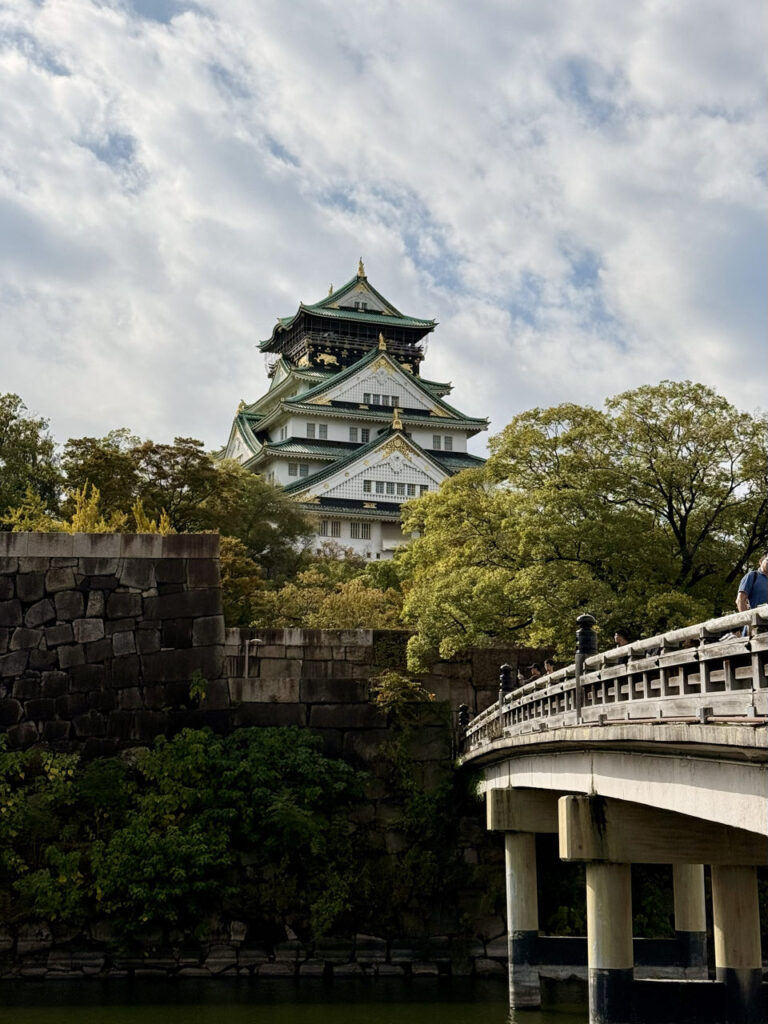 ✈️ 2.5 Wochen Japan: Von der Megacity Tokio bis nach Fukuoka (2025) Burg Osaka 768x1024