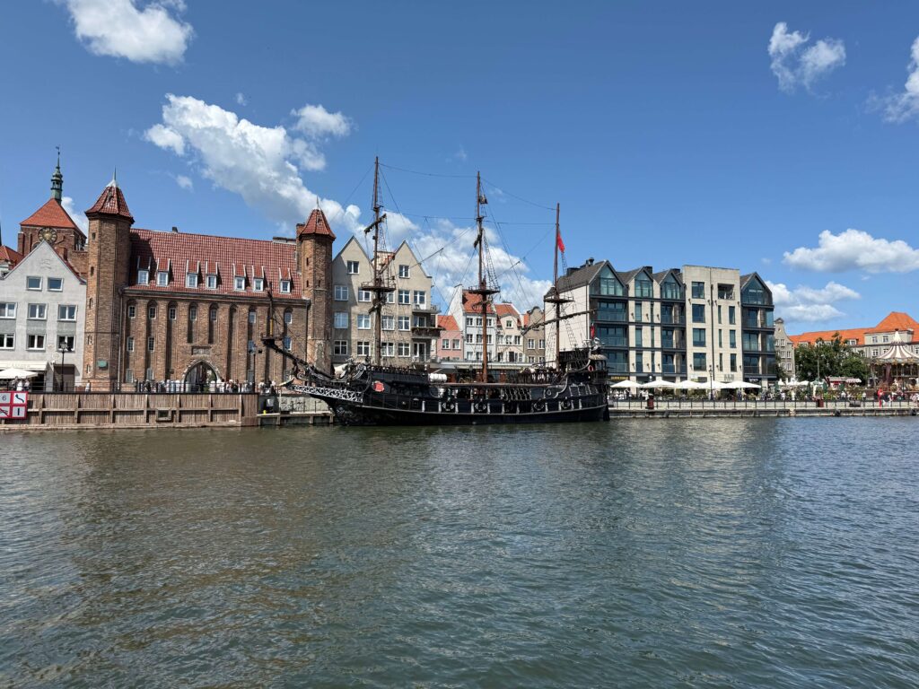 ✈️ Danzig in 3 Tagen: Geschichte, Ostsee & überraschend viel Charme (2025) Hafen 1024x768