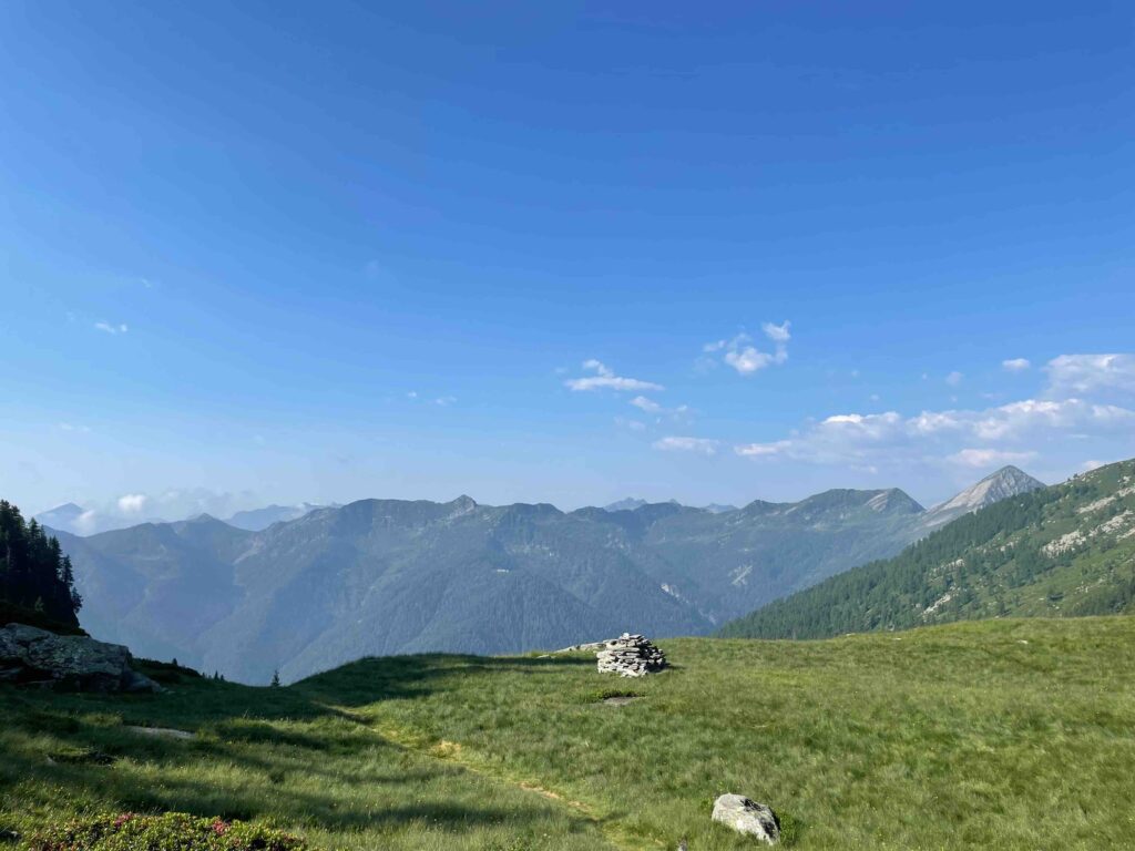 🥾 Vergeletto-Tal Wanderung: Bergsee, Seilbahn & einsame Natur im Tessin Pass Dal Boesan 2 1024x768